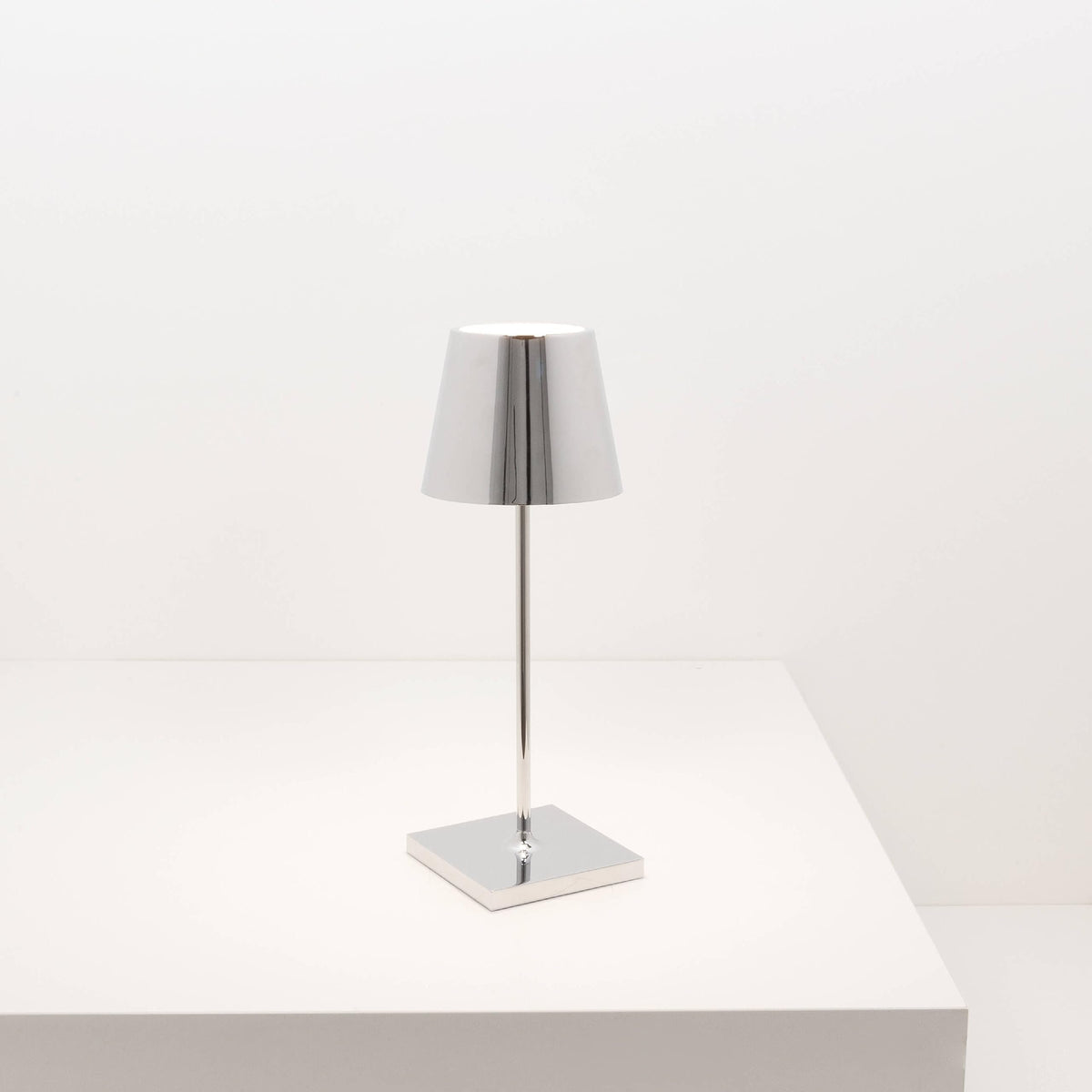 Zafferano Poldina Pro Mini Dimmable LED Table lamp in Aluminum | Indoor & Outdoor
