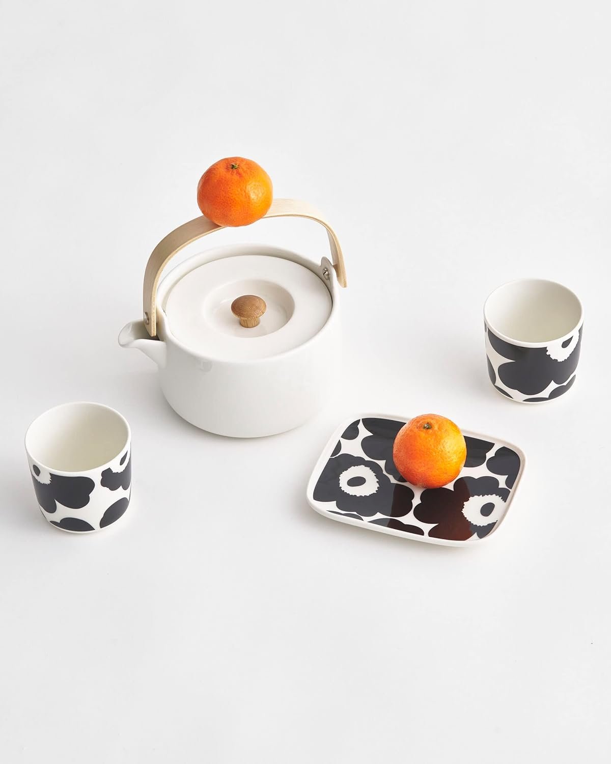 Oiva Unikko Rectangular Small Plate | Black & White Poppy Design