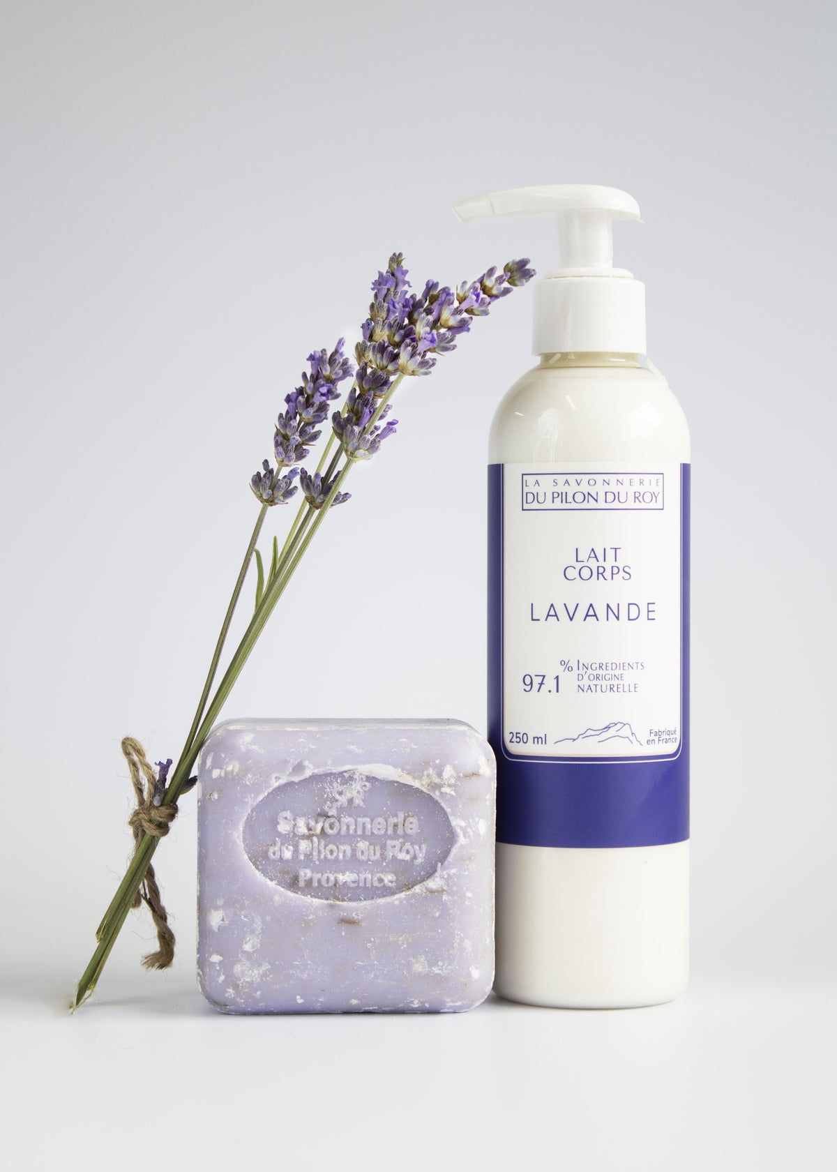 Lavender Coffret Body Care Gift Set | Shower Gel, Body Milk and Bar Soap | Lavander Essential Oil