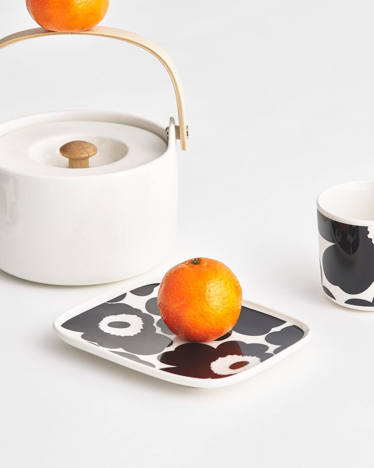 Oiva Unikko Rectangular Small Plate | Black & White Poppy Design