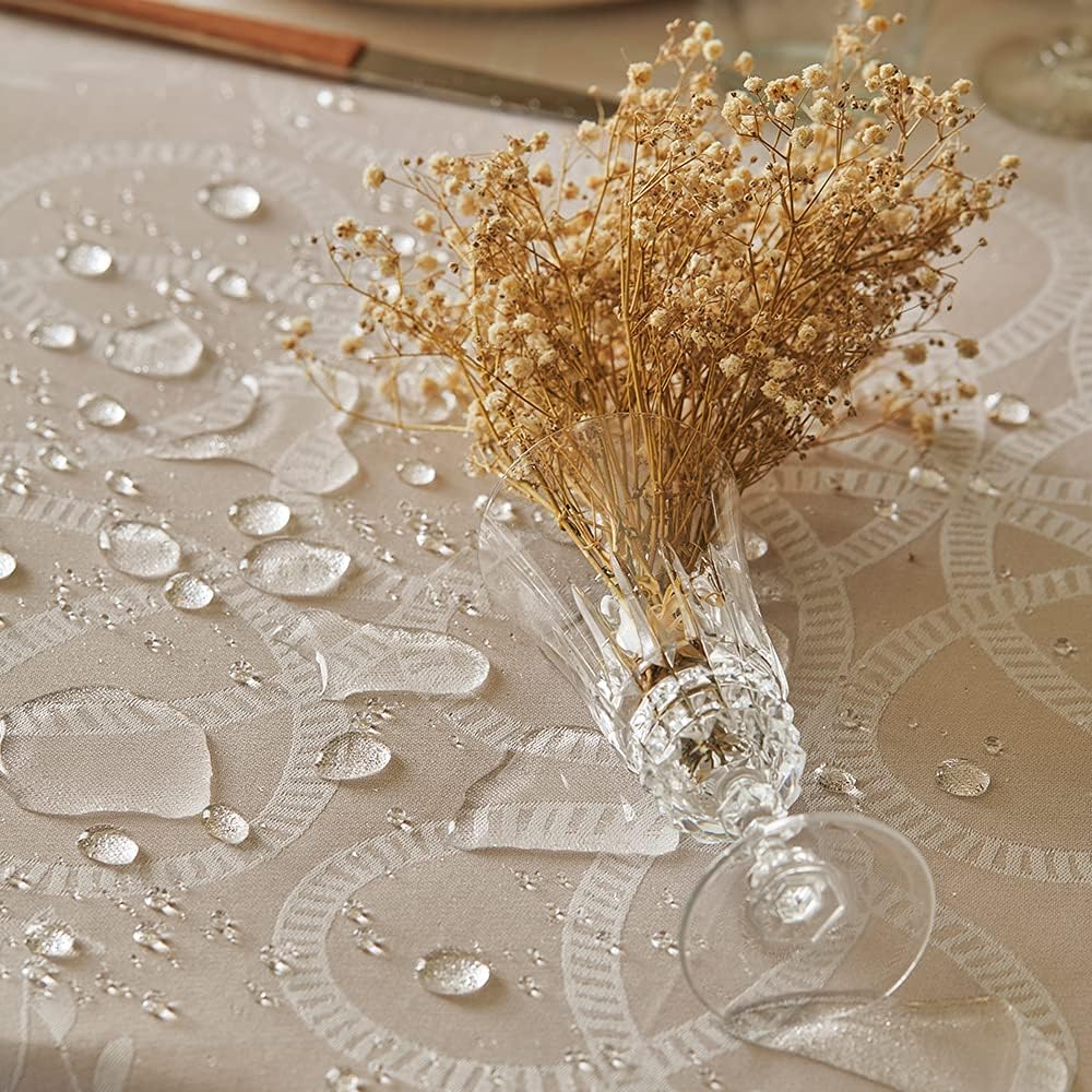 Garnier-Thiébaut American Folk Bouleau jacquard tablecloth close-up heart floral folk pattern cream