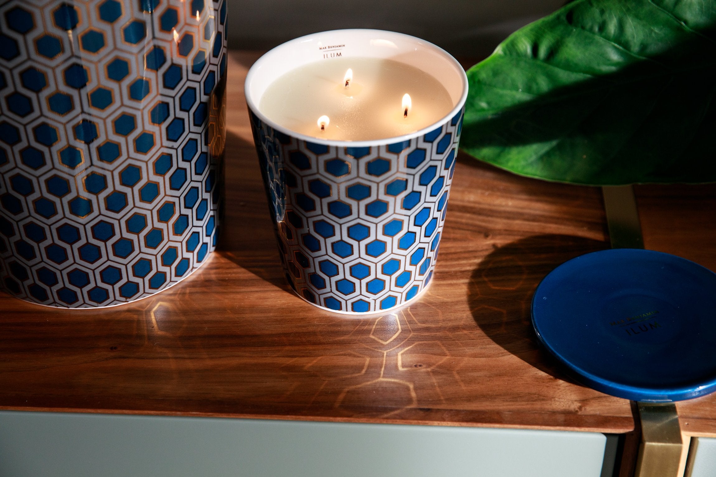 Luxury 3-wick scented candle with bergamot, neroli and amber notes by Ilum