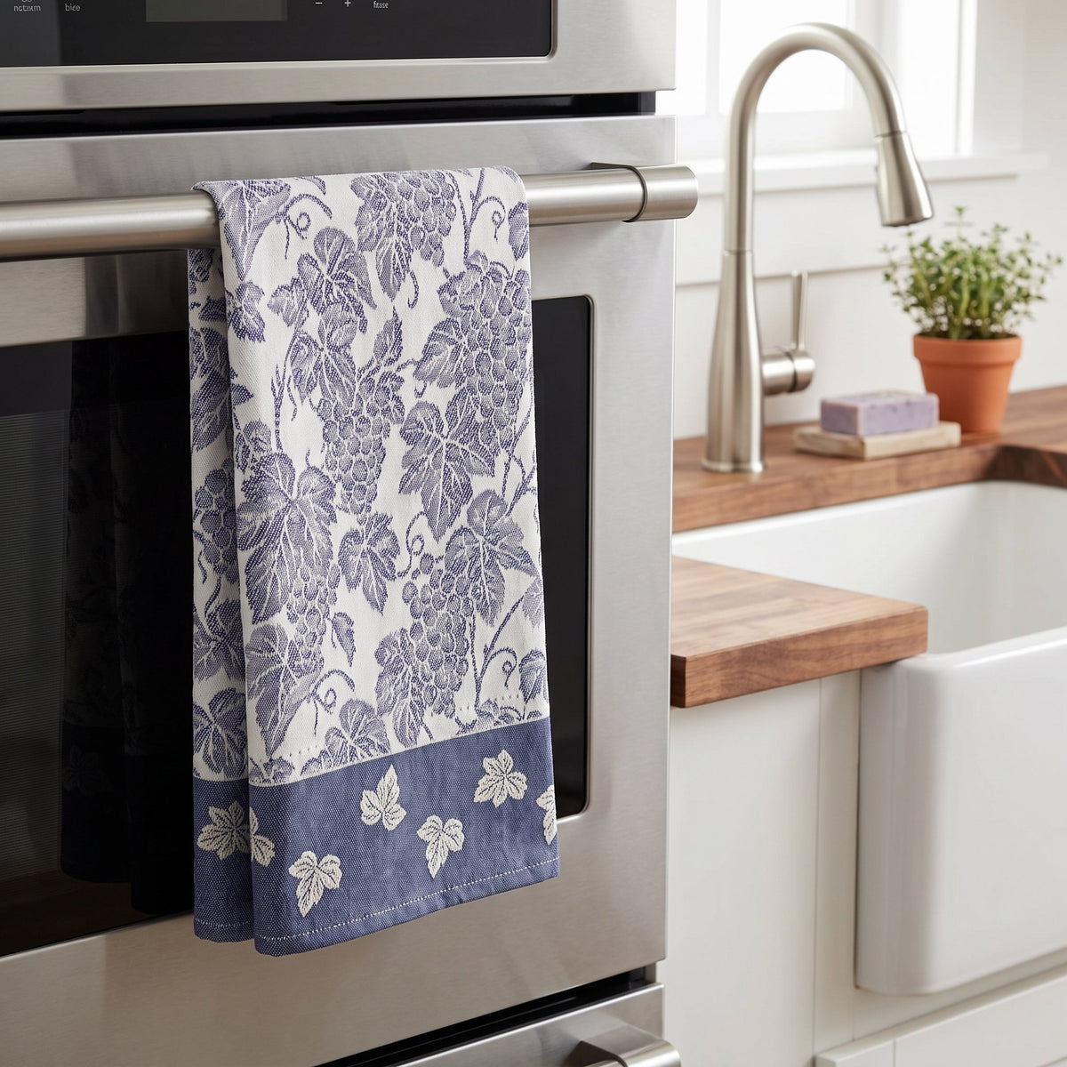 Busatti Canaiola 100% Cotton Jacquard Kitchen Towel | Navy