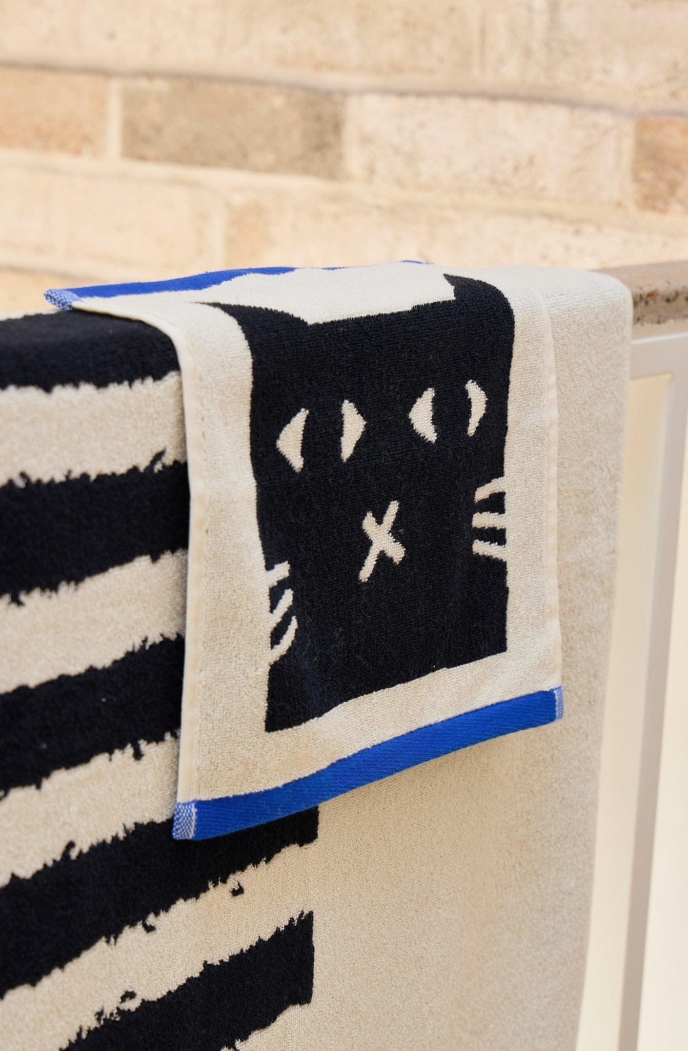 Donna Wilson Jacquard Cat Towel | Soft 600gsm Cotton | Portugal