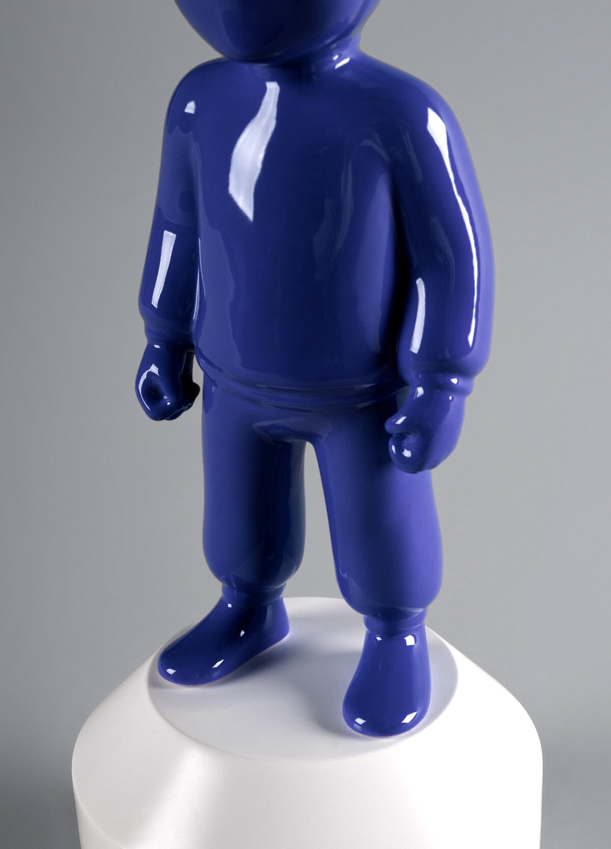 Lladró The Guest small sculpture in electric indigo blue – front view