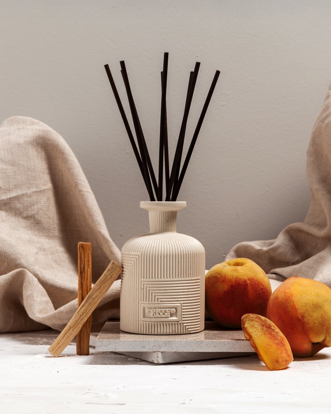 Portus Cale Fragrance Diffuser, Hajjar Blanc 250ml (8.5 fl. oz.) Scents of Apricot, Vanilla, Sandalwood, Long Lasting Fragrance