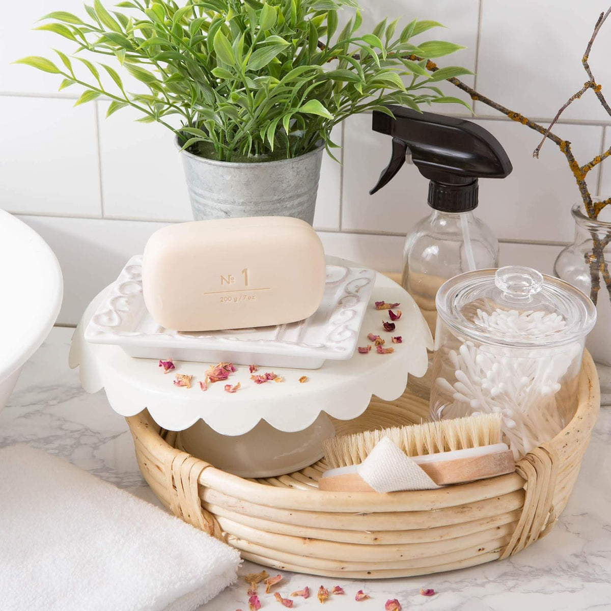 Via Mercato No.1 soap close-up bergamot patchouli rosewood creamy woody Italian olive oil shea butter