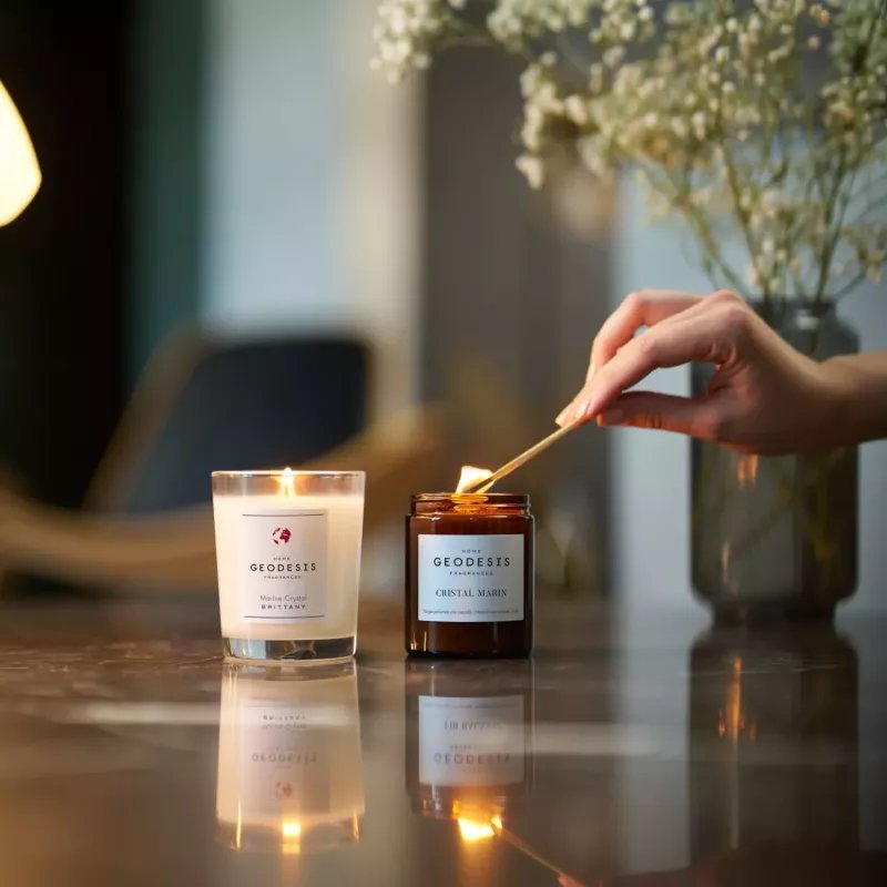Hand-poured Geodesis candle – artisan scent for relaxing home ambiance