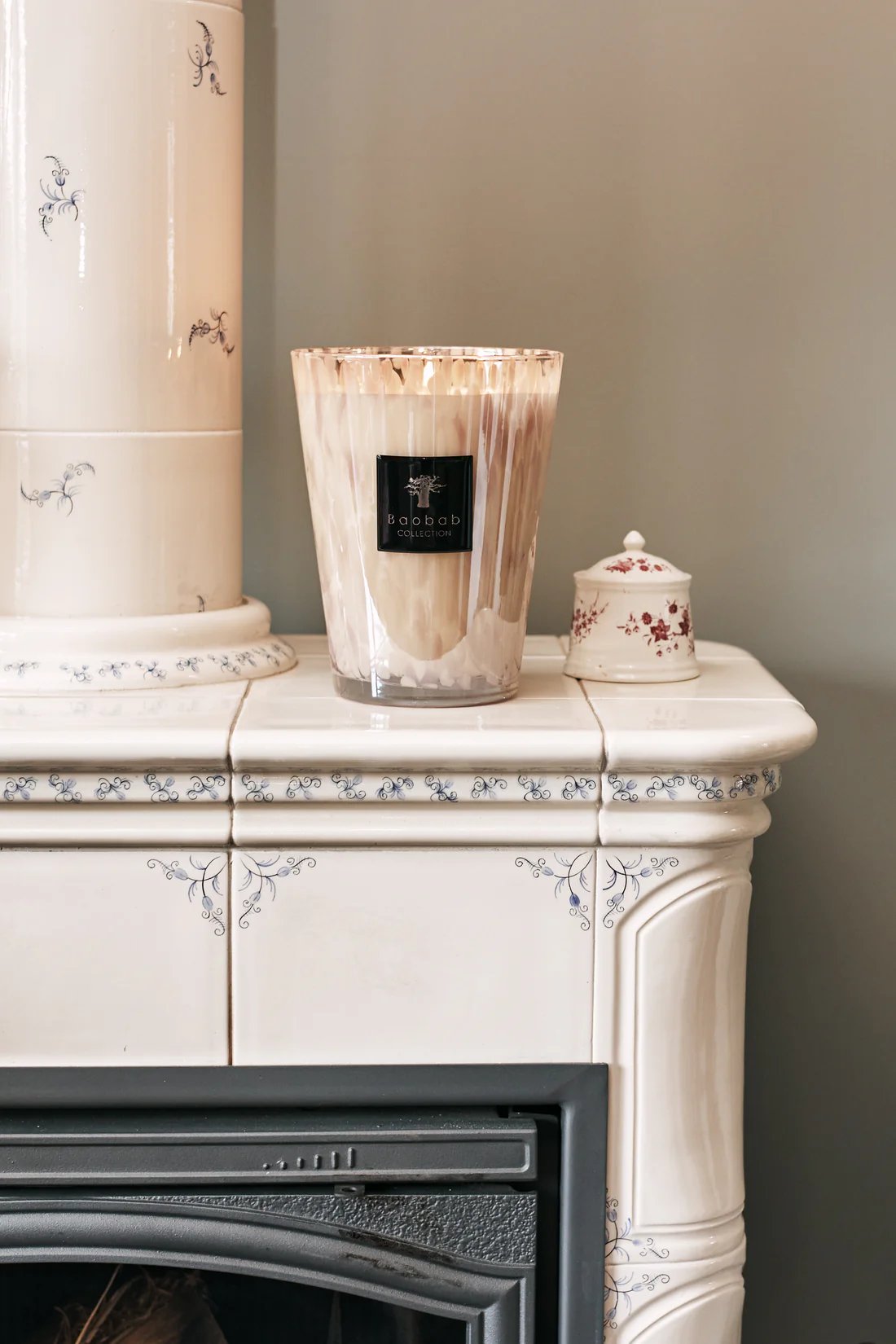 Baobab White Pearls Candle | Elegant Floral & Musk Fragrance