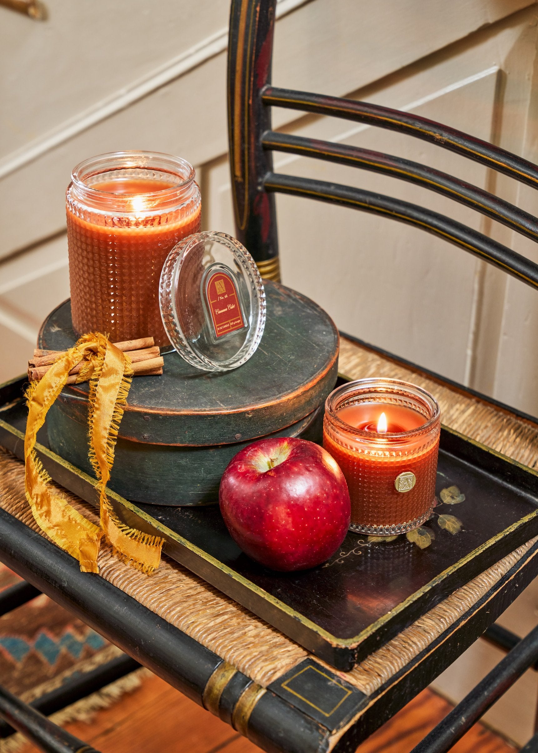 Aromatique Cinnamon Cider Textured Glass Scented Candle - Thumbnail 2