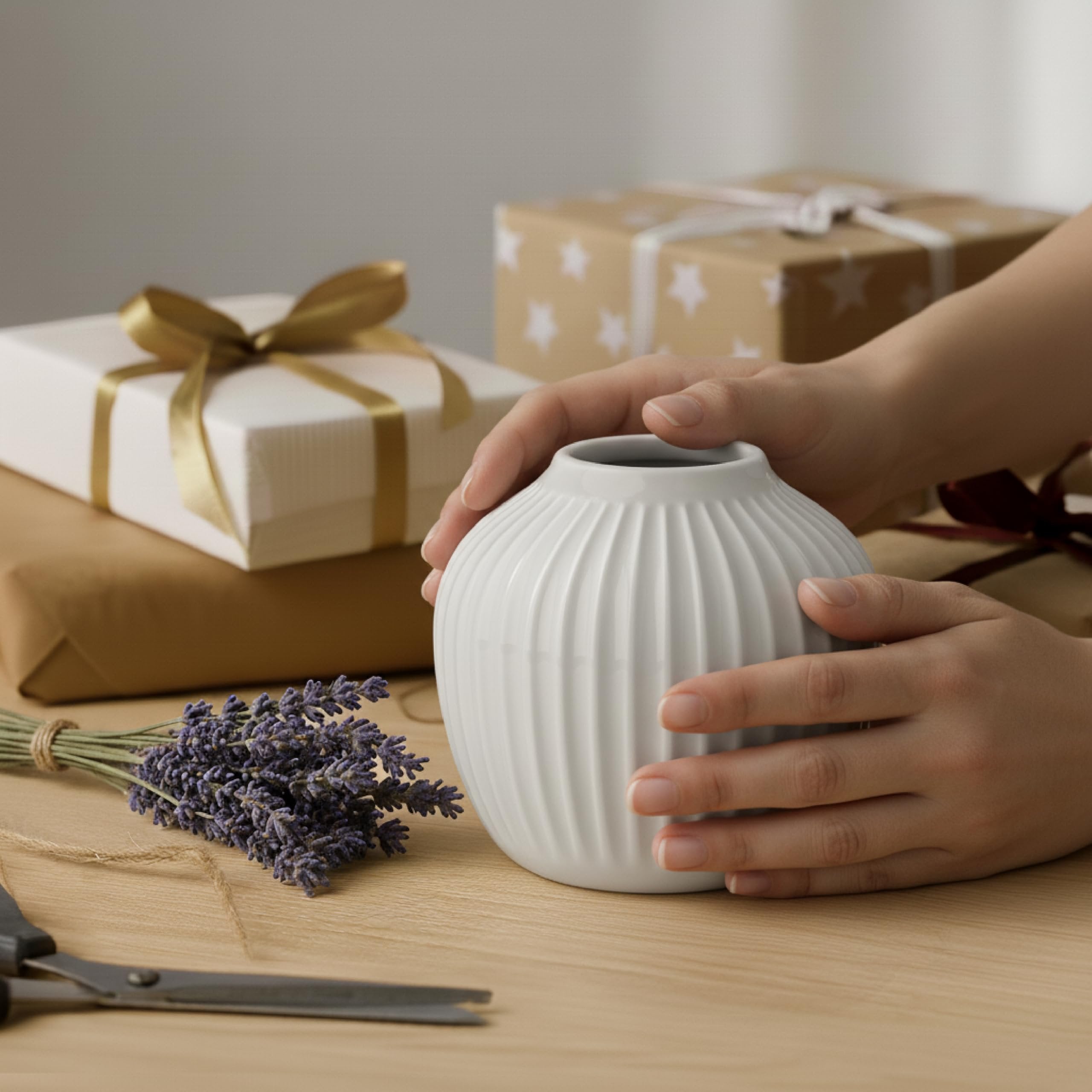 Kähler Hammershøi white vase on shelf with gift box