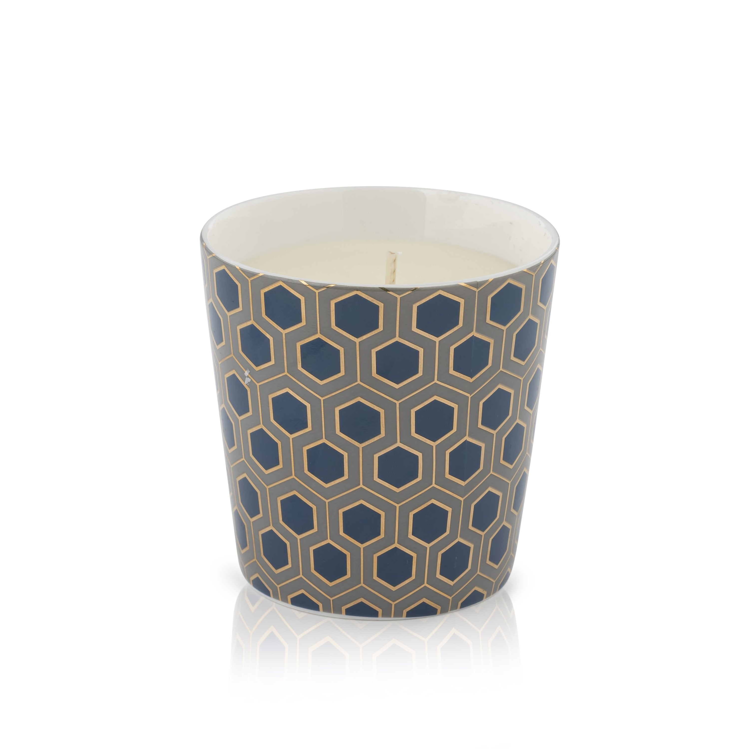 Retro luxury scented candle by Ilum featuring masculine cologne fragrance notes