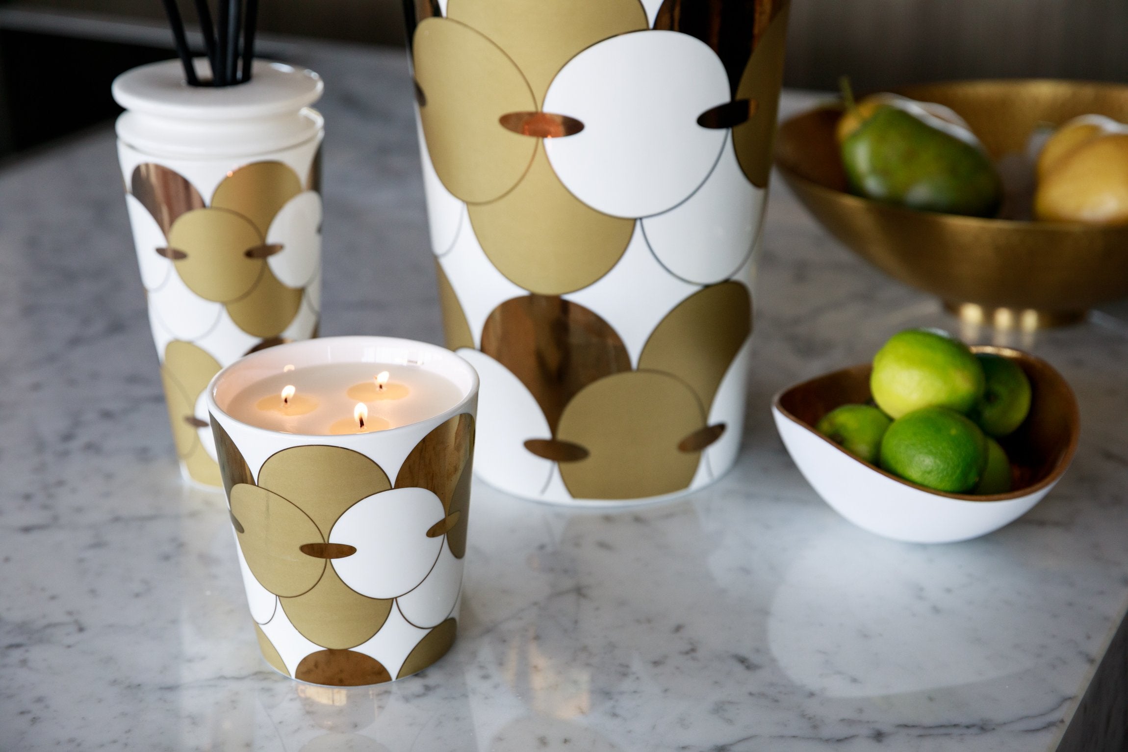 Ilum Sahara porcelain vase candle – amber and vanilla scent inspired by the Sahara