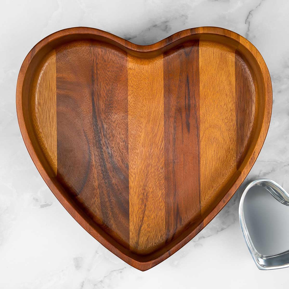 Nambé Heart Chip and Dip Set close-up showing removable dip bowl