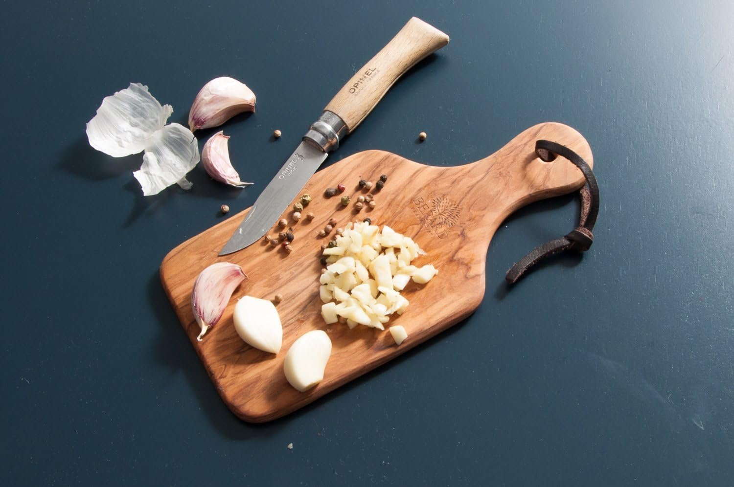 Berard French Olivewood Cutting Board - Thumbnail 4