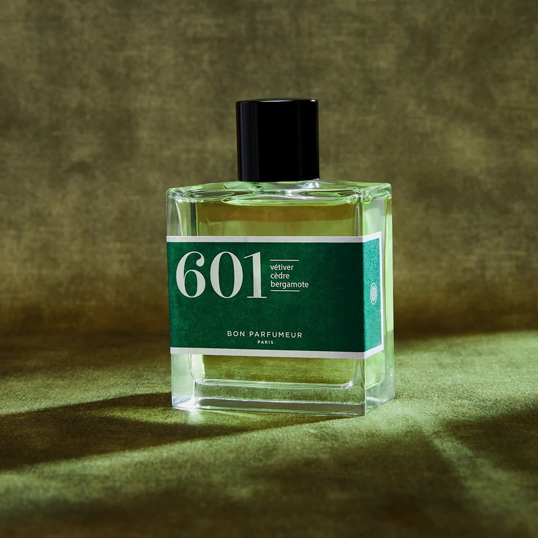 Bon Parfumeur 601 Nuit Vétiver dark green bottle detail woody perfume