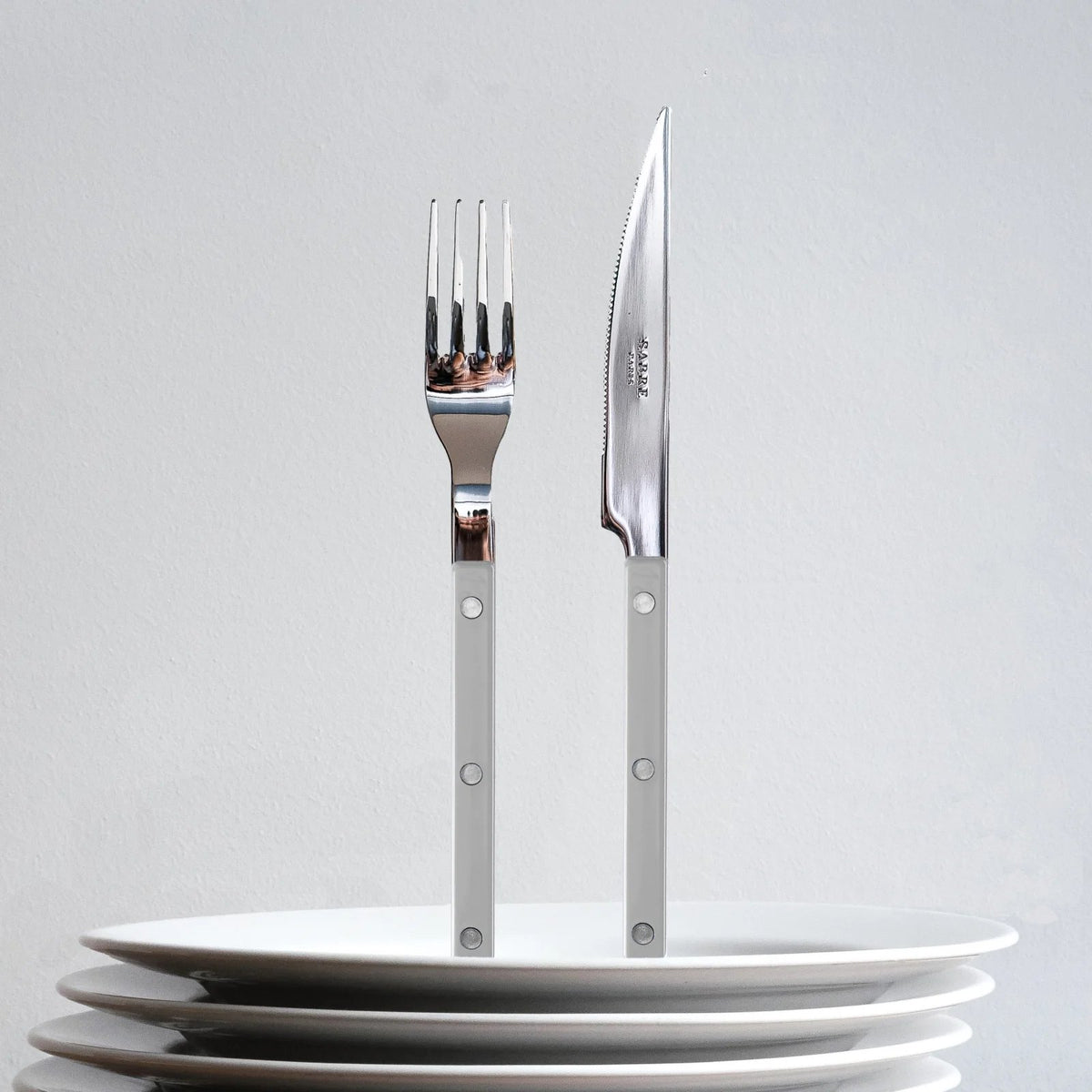 sabre Bistrot Flatware Set 5 Piece Place Setting | Shiny Grey