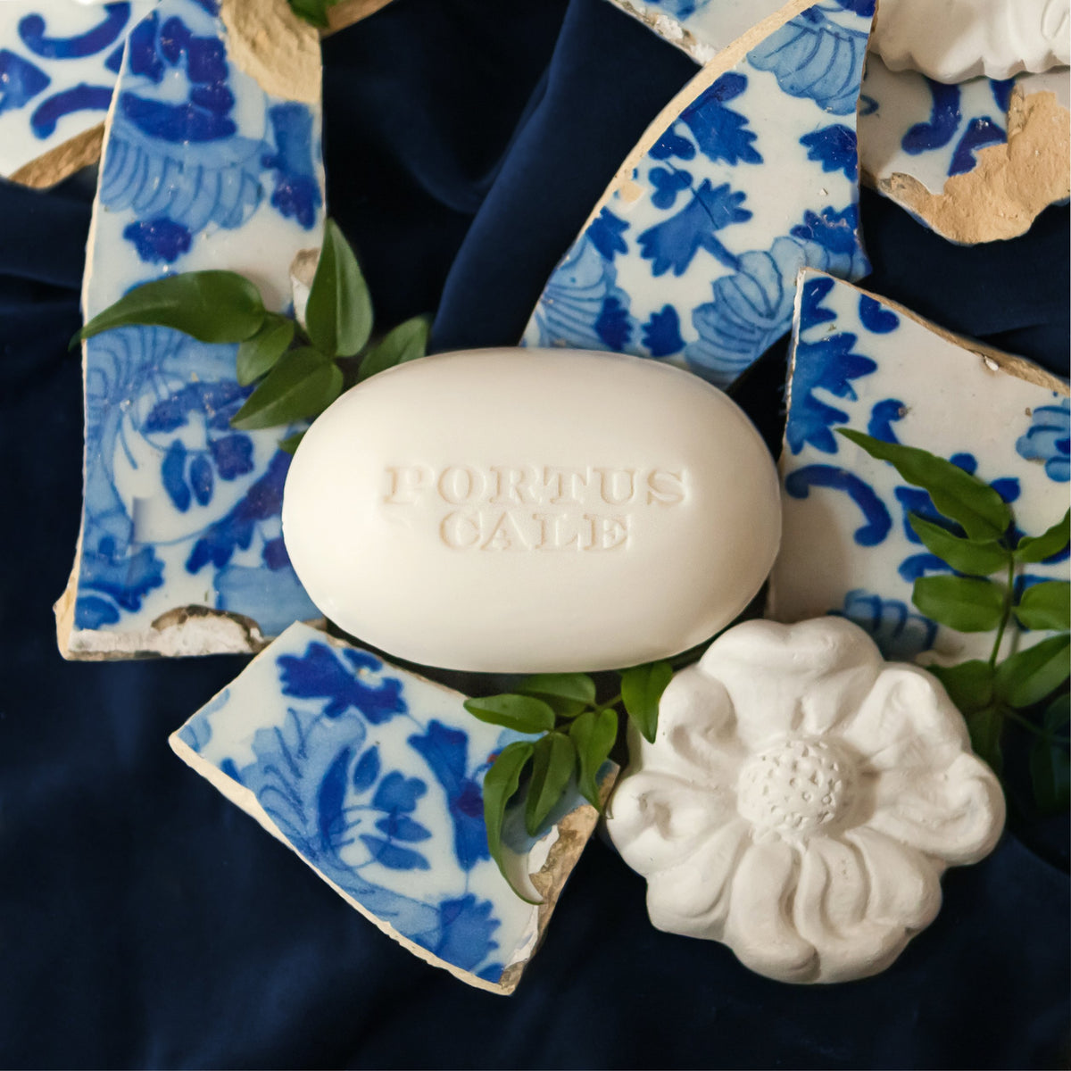 Portus Cale Gold & Blue Collection Fragranced Soaps Set (3 x 150g) luxury Floral Aroma Pink-Pepper and Jasmine Paper Wrap