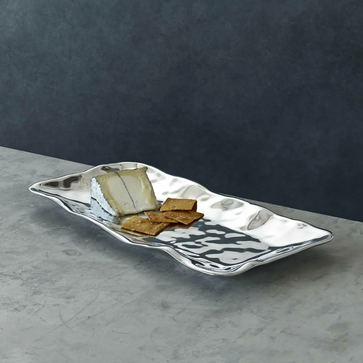 Beatriz Ball SOHO Brooklyn 17" rectangular serving tray close-up aluminum alloy