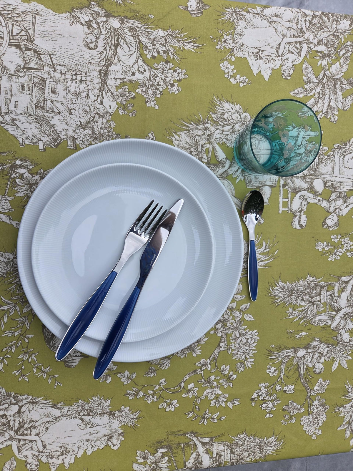 TABLUXE LINENS Provence 70-Inch Round Tablecloth French Coated Cotton Easy Care Green-Lime Versailles