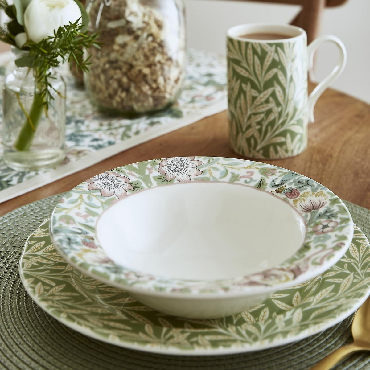 Spode Morris & Co Cereal Bowl | Set of 4 Bowls with Assorted Design for Fruit, Acai and Desserts | 7.5 Inch Bowls made of Fine Earthenware | Microwave and Dishwasher Safe | Made in England