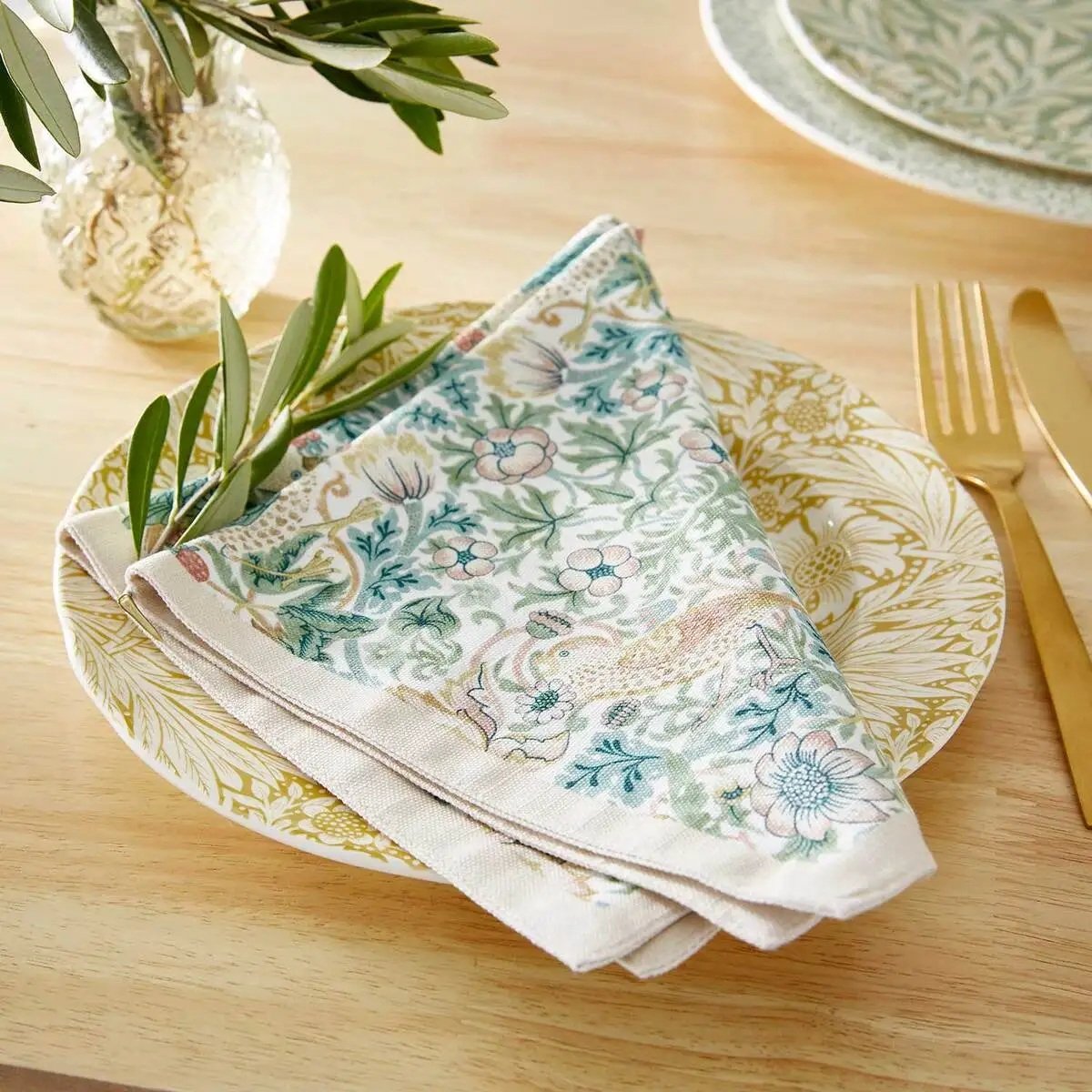 Morris & Co. Strawberry Thief Napkin Set of 2 - Thumbnail 3