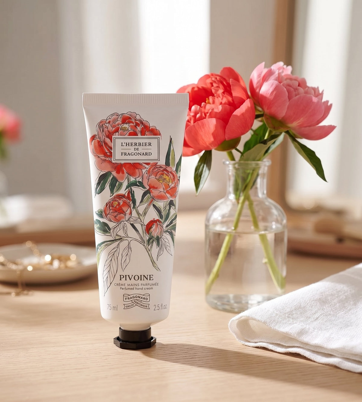 Fragonard Pivoine, jasmine and iris heart notes