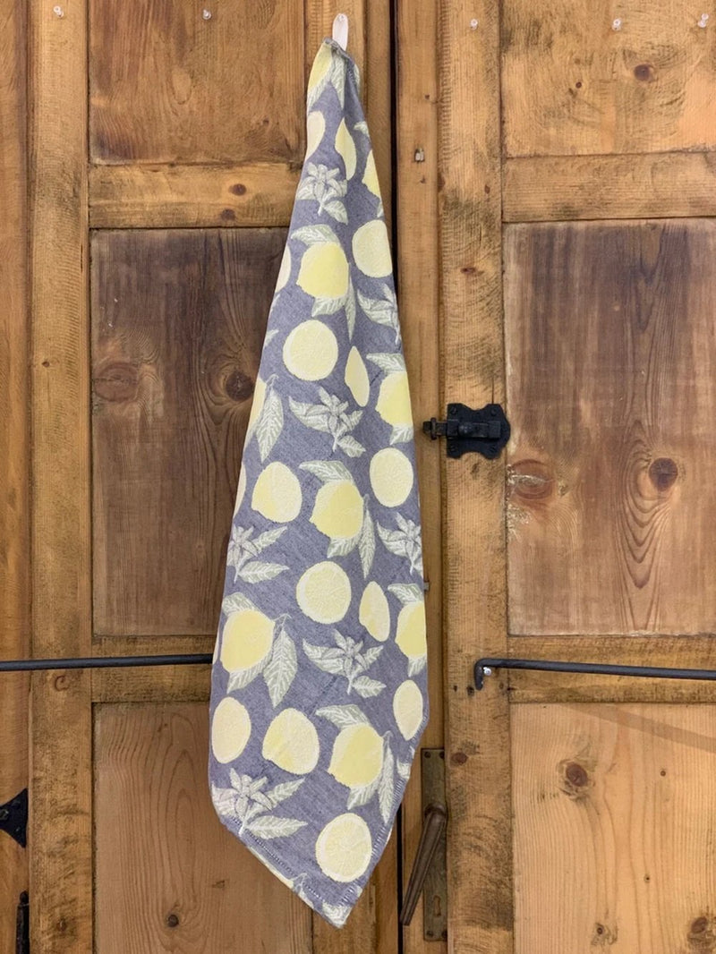 Busatti Crafted Italian Cotton Towel – Elegant Kitchen & Home Accessory