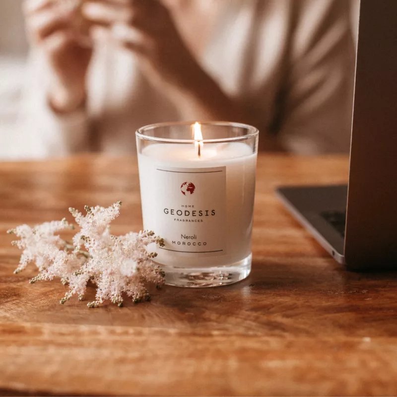 Luxury scented candle by Geodesis – elegant design and long burn time