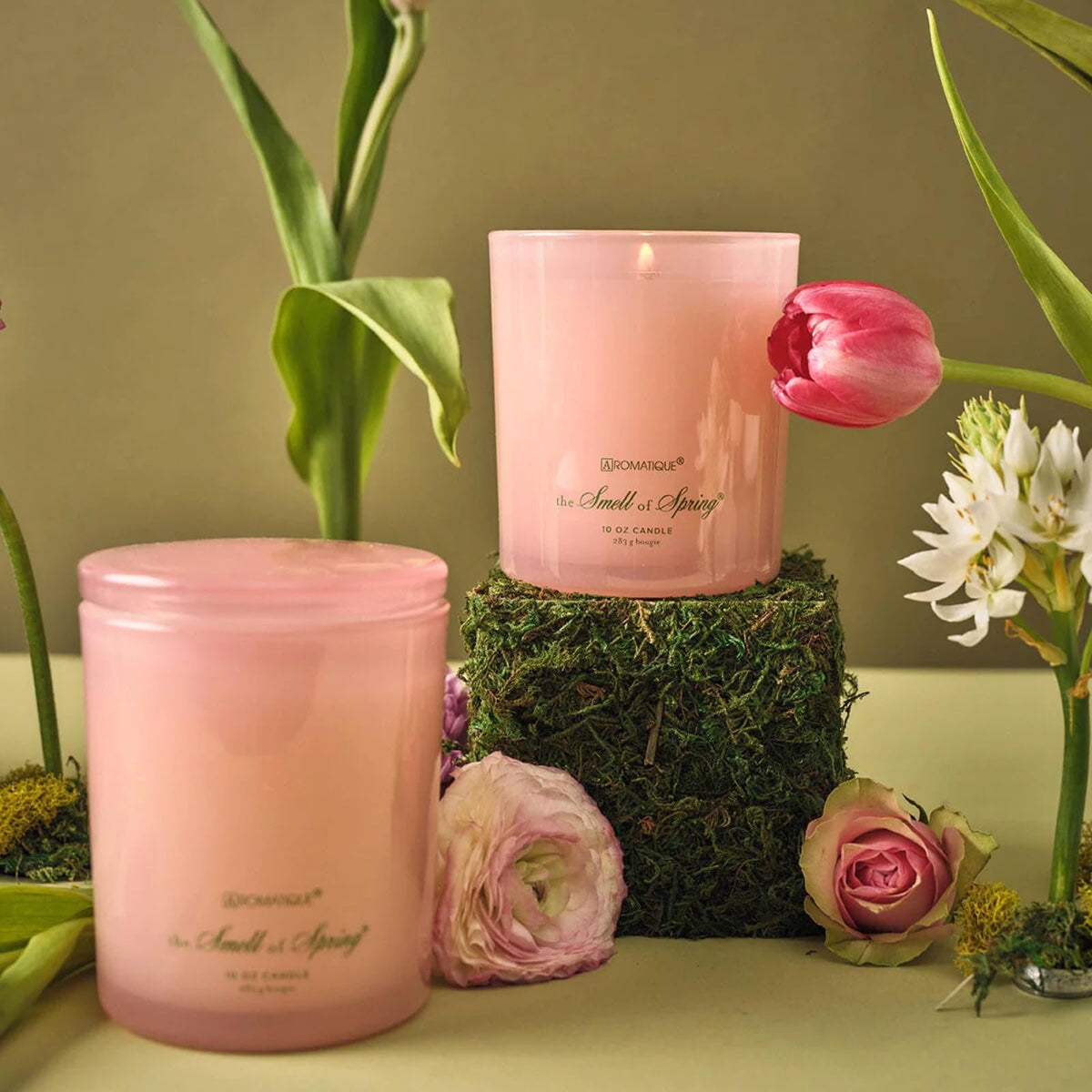 Aromatique The Smell of Spring Foundry Candle Hand-Poured Glass | Pink | 10oz