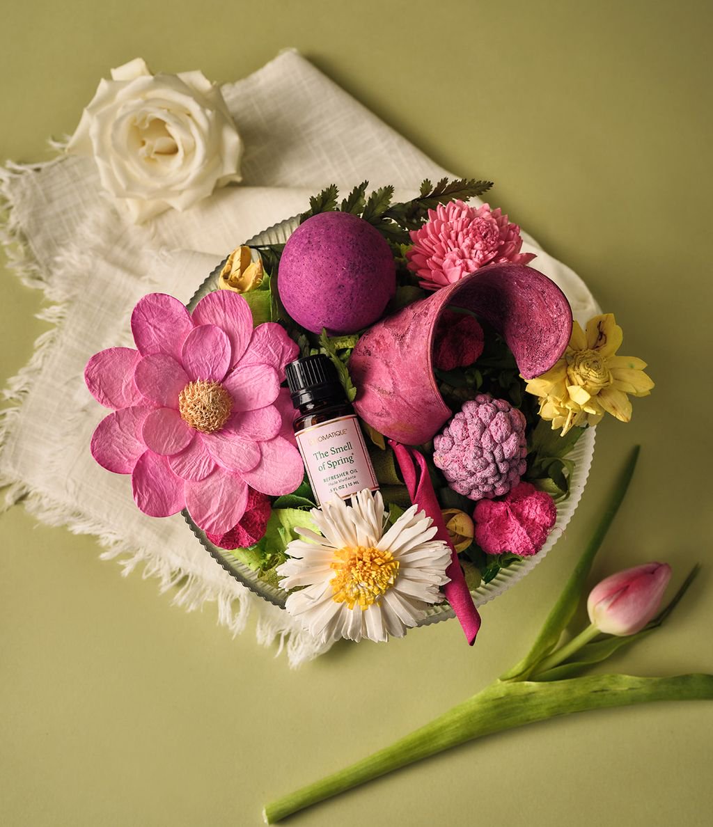 Aromatique Smell of Spring 6 Ounce Bag Decorative Potpourri Plus 1/2 Ounce Refresher Oil