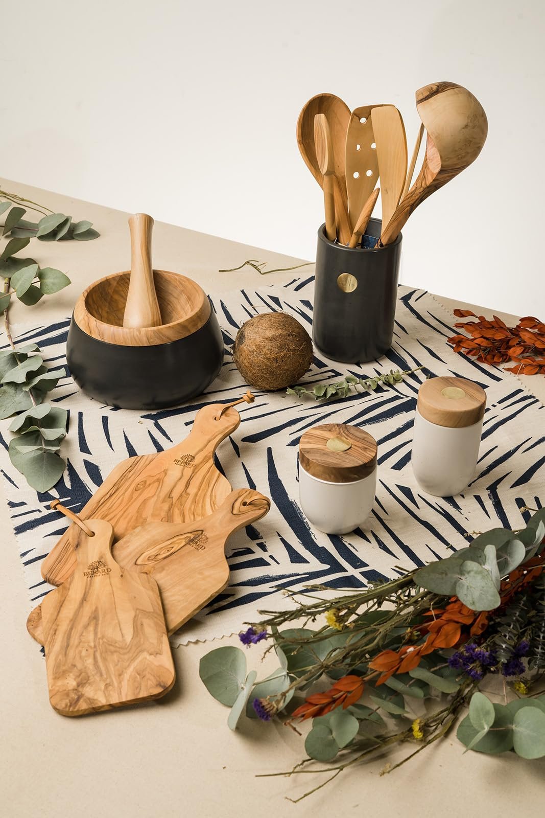 Berard Millenari Olive Wood Salt & Pepper Tall Keeper - Thumbnail 4