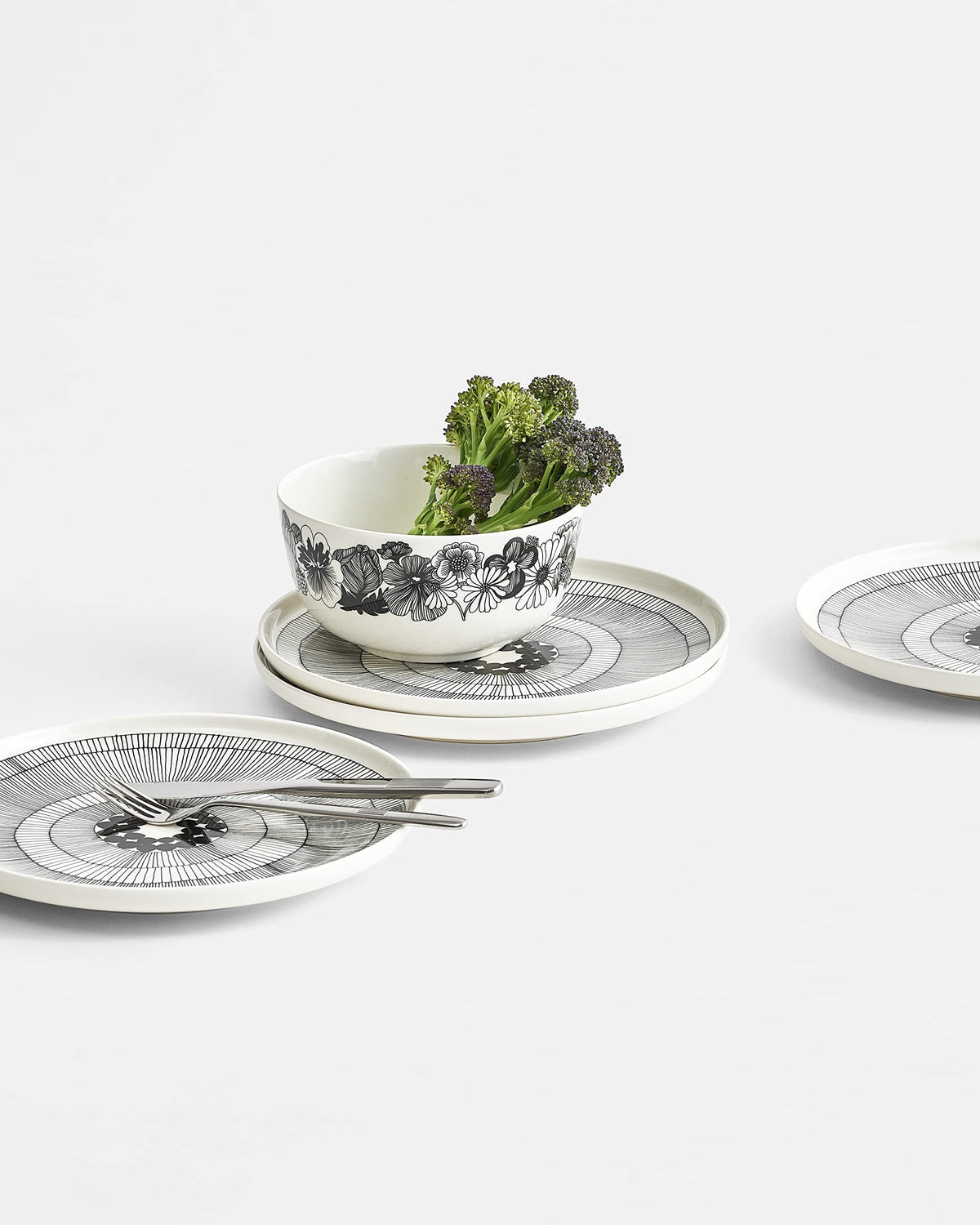 MARIMEKKO - Oiva Siirtolapuutarha Stoneware Dinner Plate, 10-Inch