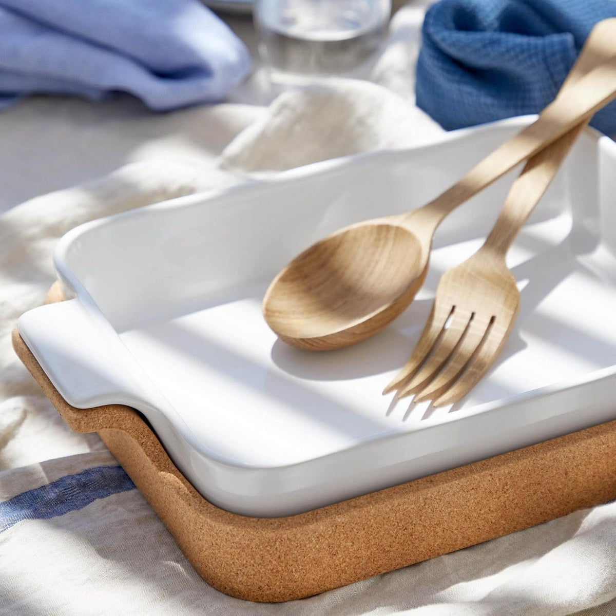 Casafina Ceramic 16" x 10.25" Rectangular Baker with Cork Tray - Ensemble Collection, White | Oven & Dishwasher Safe Bakeware | Food Safe Glazing | Restaurant Quality Dinnerware