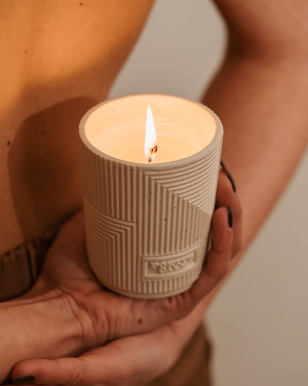 Portus Cale Hajjar Blanc  Scented Candle 210g Woody and Oriental Fragrance Handcrafted Vessel