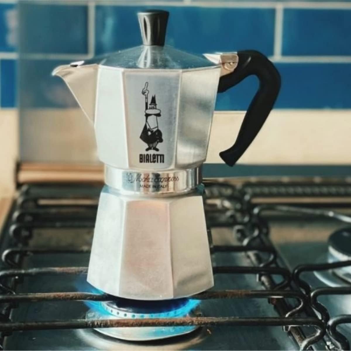 Bialetti - Moka Espress: Iconic Stovetop Espresso Maker, Makes Real Italian Coffee, Moka Pot 6 Cups
