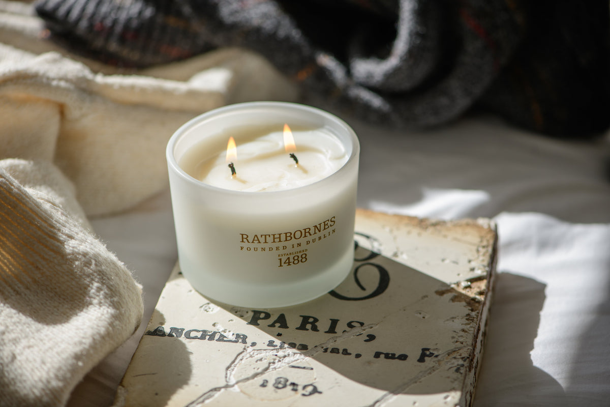 Rathbornes Cedar, Cloves & Ambergris Scented Luxury Travel Candle (Spicy/woody)