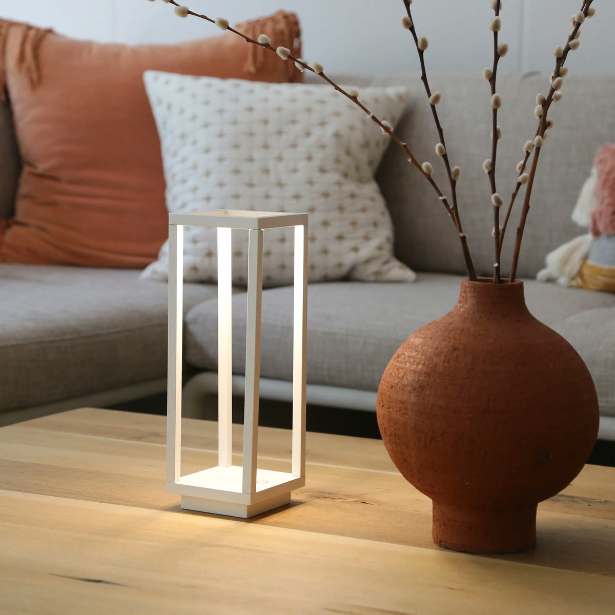 Zafferano Home Pro cordless lamp close-up one-touch dimmer induction charging base detail