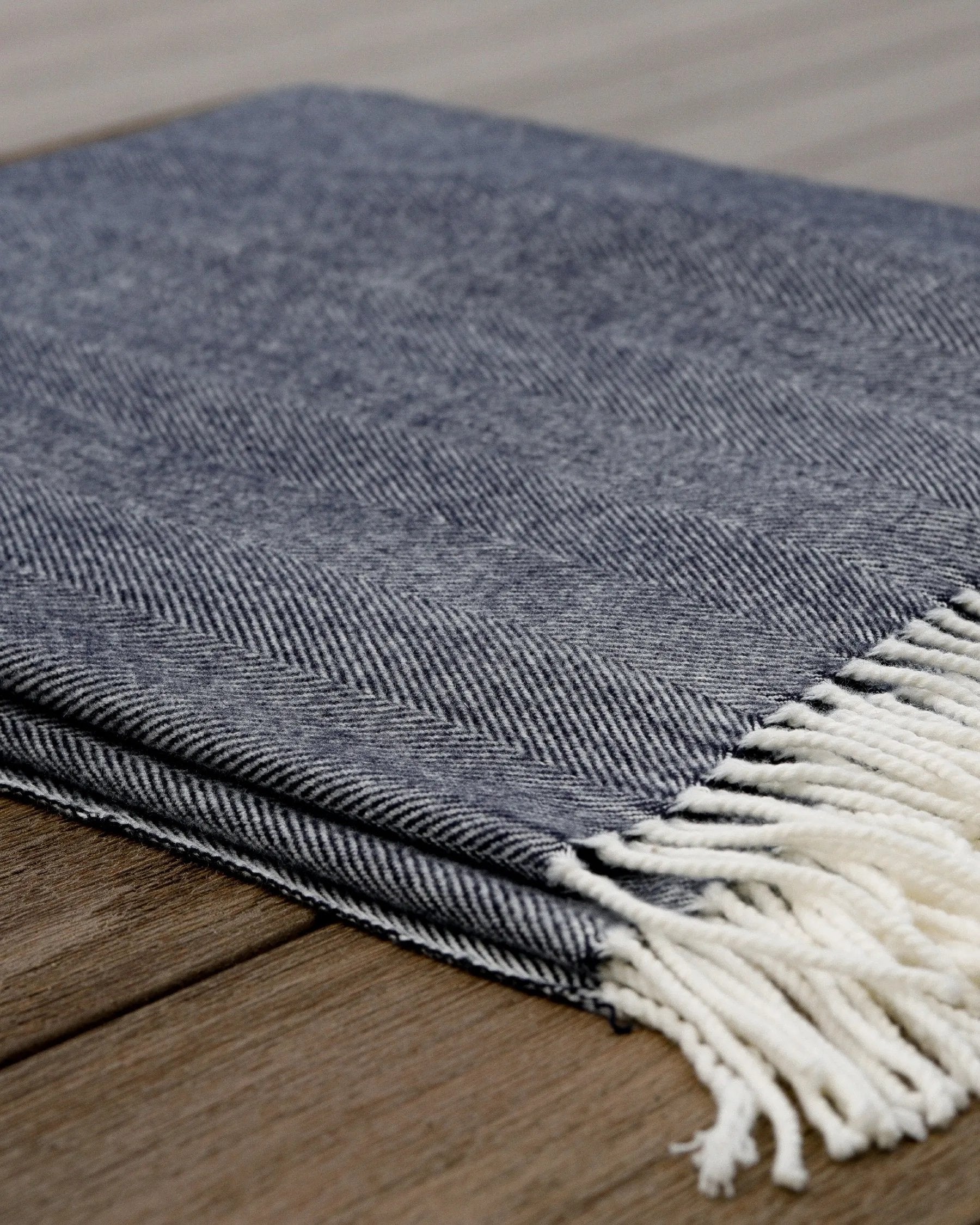 Alashan Cashmere Adirondack Herringbone Throw - Thumbnail 4