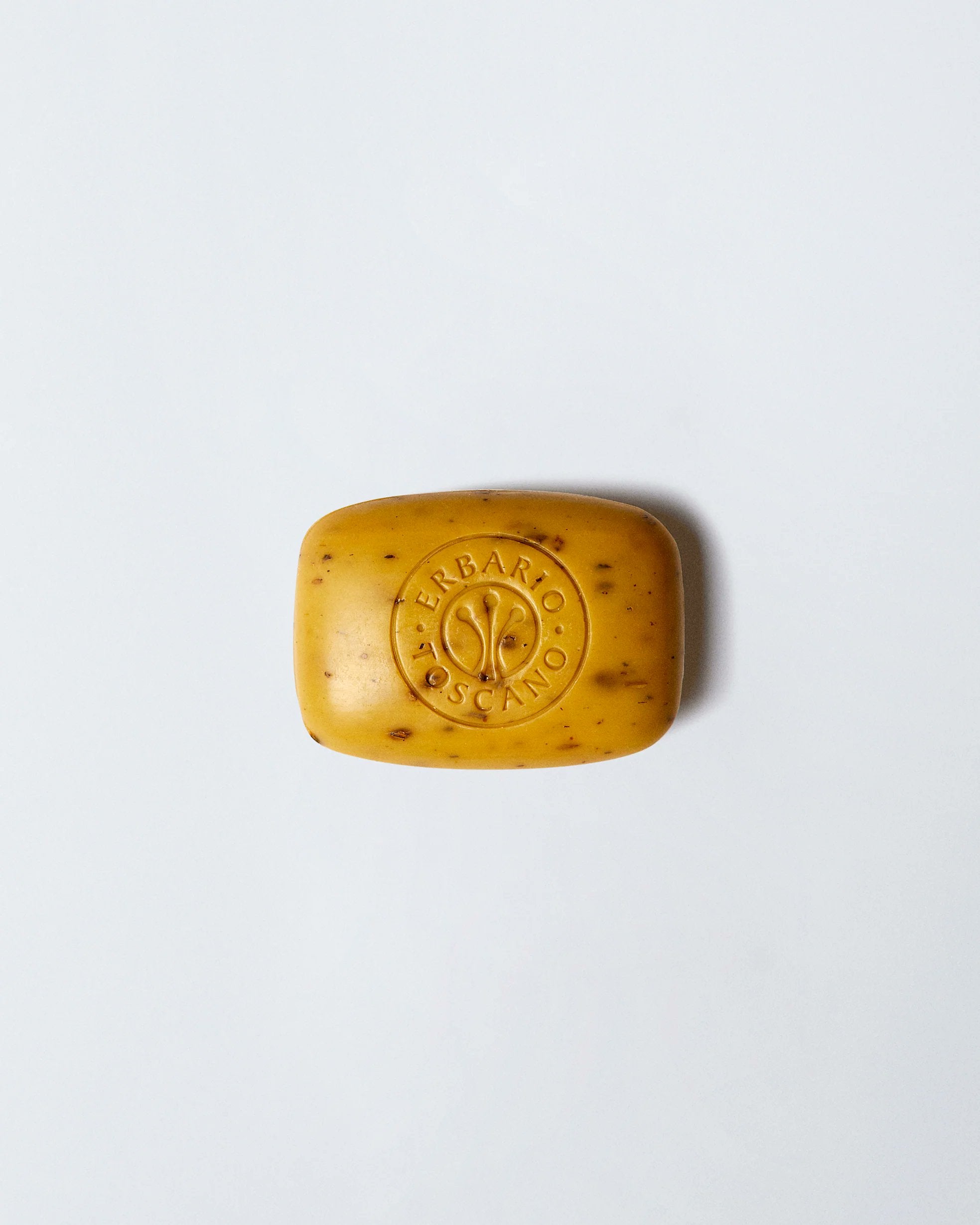 Erbario Toscano Elisir d'Olivo soap bar detail olive leaf flakes