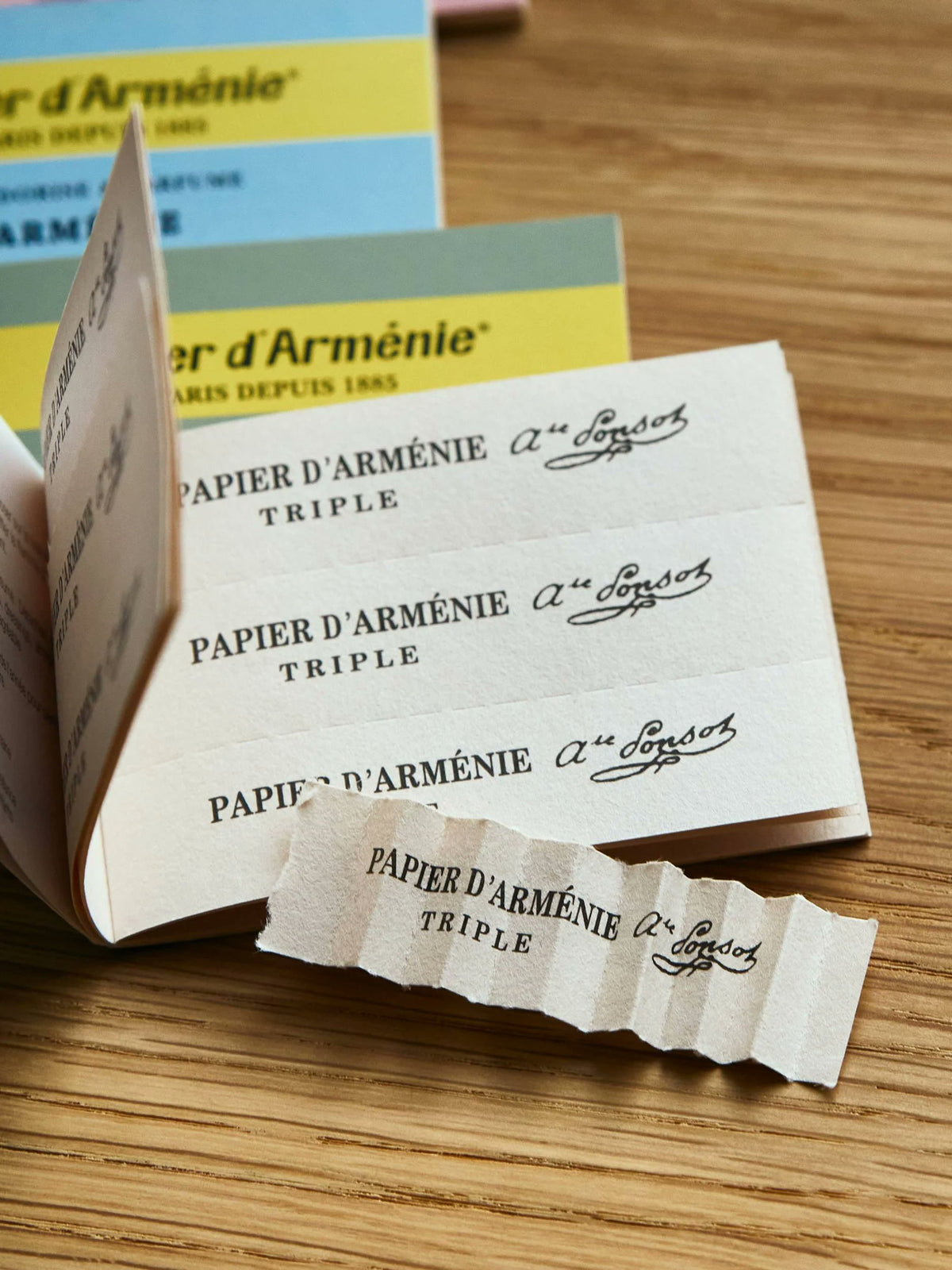 Papier d'Armenie Tradition Green Booklet French Incense Paper 12 Sheets