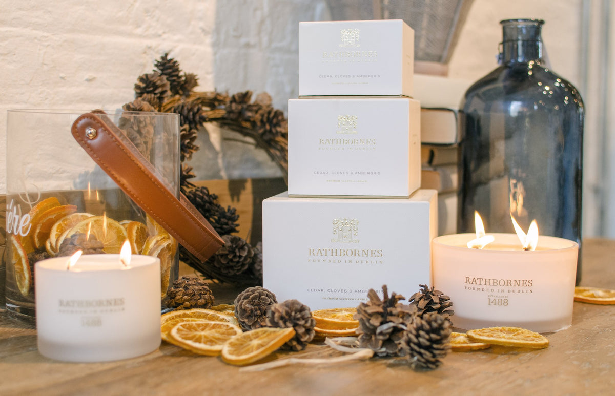 Rathbornes Cedar, Cloves & Ambergris Scented Luxury Travel Candle (Spicy/woody)