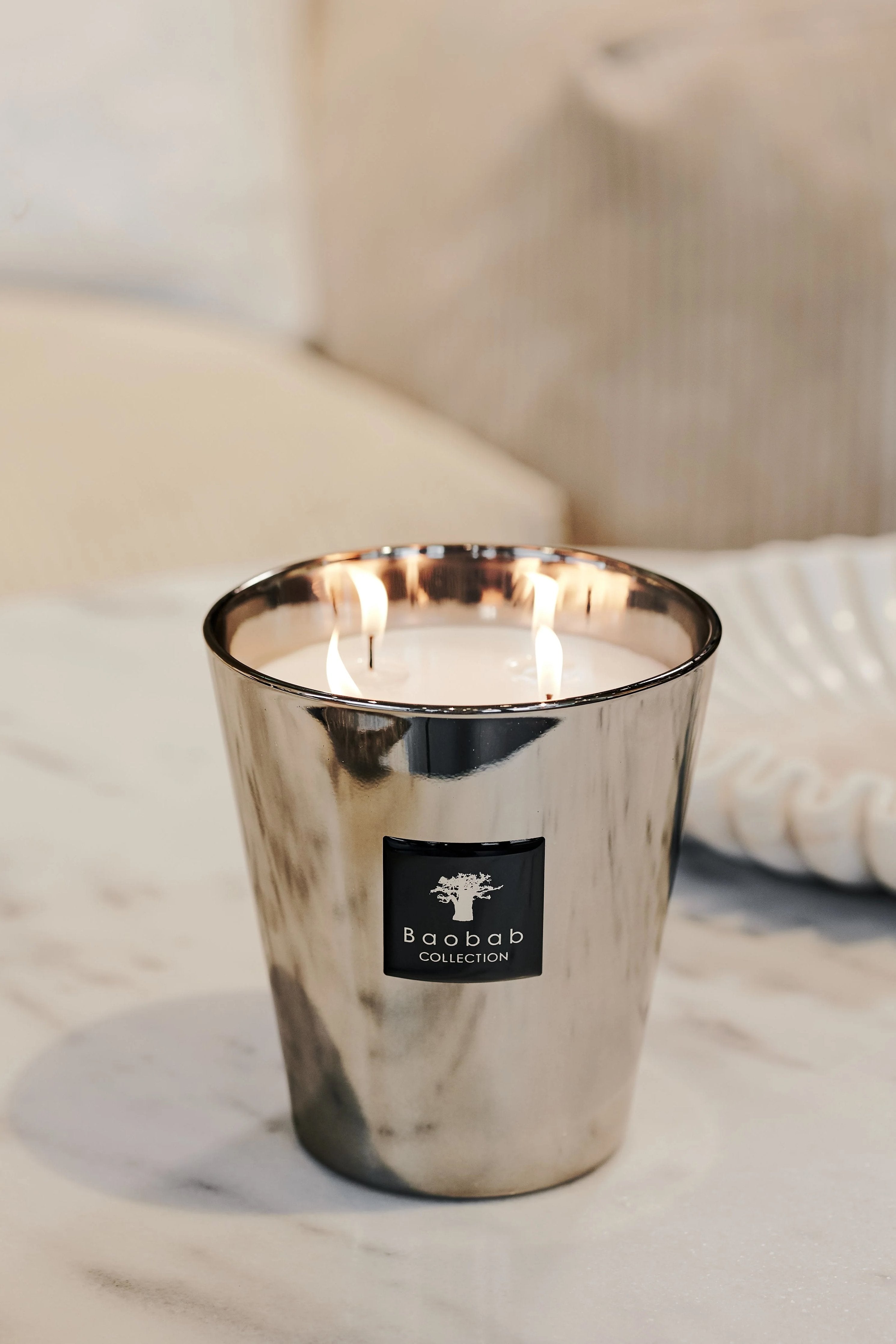 LES EXCLUSIVES PLATINUM | Luxury Scented 4 Wick Candle | Amber & Spices Scent (MAX16)