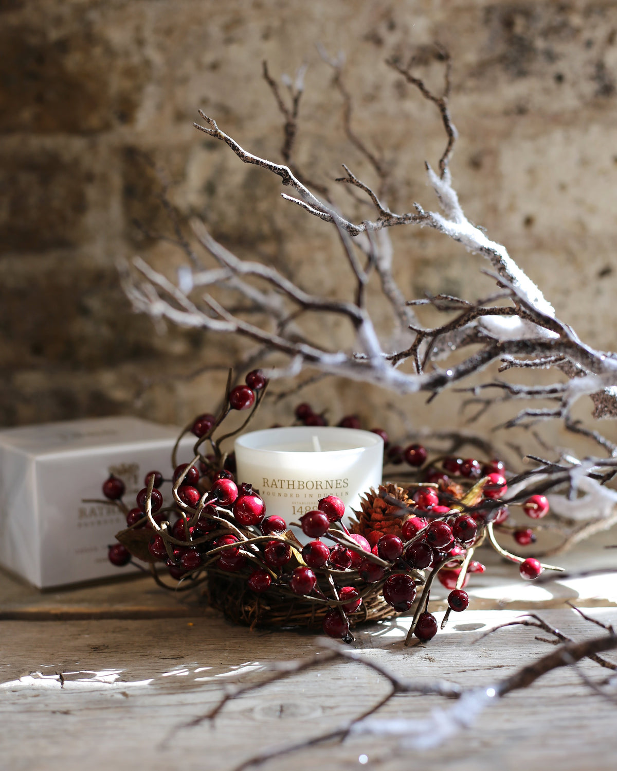 Rathbornes Cedar, Cloves & Ambergris Scented Luxury Travel Candle (Spicy/woody)