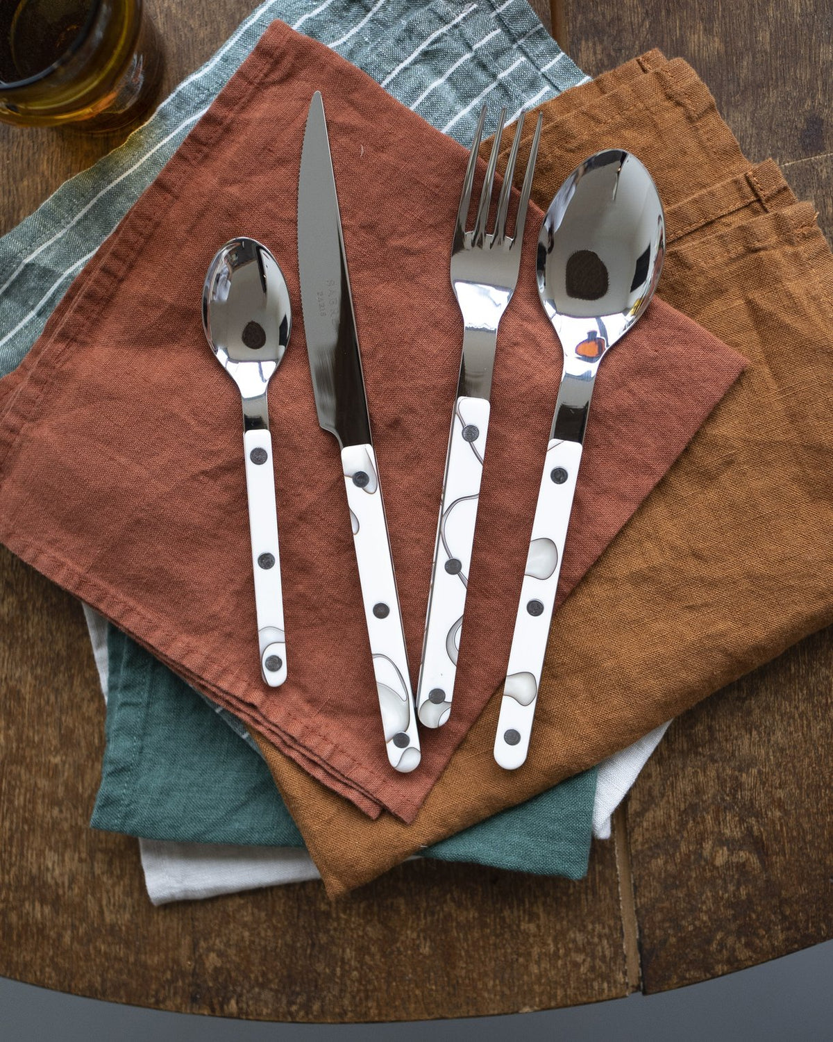 Sabre Flatware Bistrot Dune Ivory Shiny Stainless Steel 5pps | 5-Piece Place Setting Set Acrylic and Stainless Steel