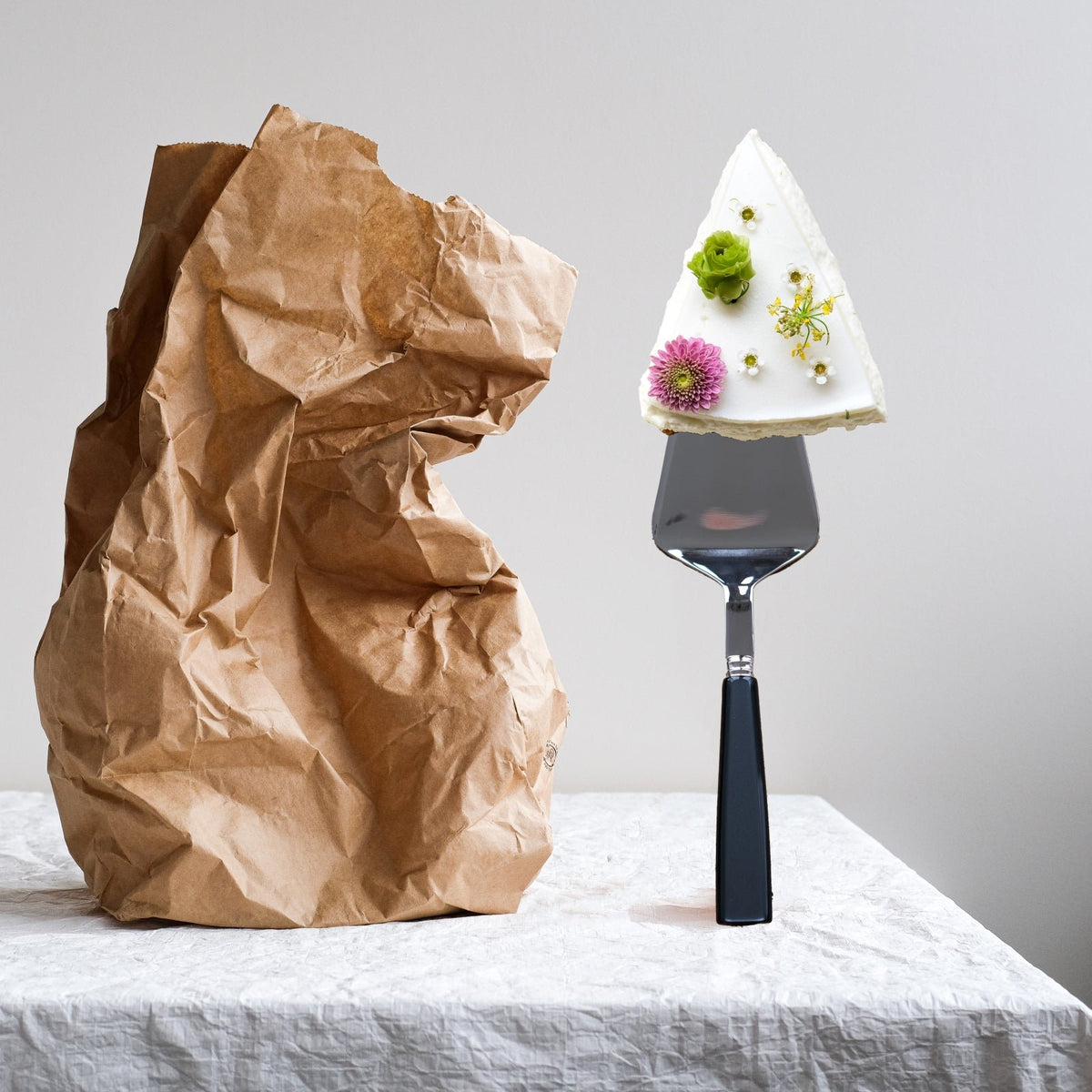 SABRE PARIS - Pie Server 9.8 inches - Icône Collection - Pies & Quiches - Stainless Steel & Acrylic - Dishwasher Safe | Midnight Blue