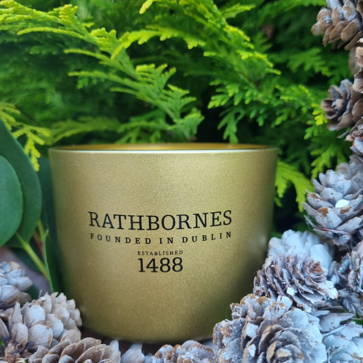 Rathbornes Dublin Christmas Scented Luxury Candle 390g | Natural Wax Clean-Burn Holyday Festive Celebration Fragrances of Eucalyptus Cinnamon Mint Orange Spices and Woody Scents Candle