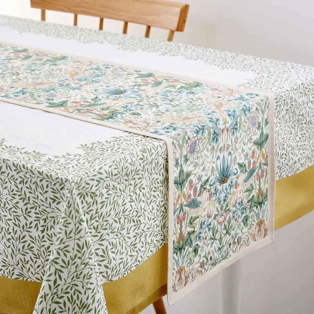 Morris & Co. Spode Table Runner Strawberry-Thief (98.5" x 13.8") Printed Cotton