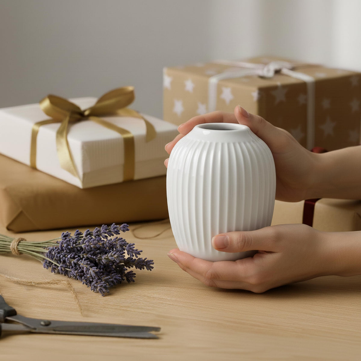 Kähler Hammershøi white vase on shelf with gift box