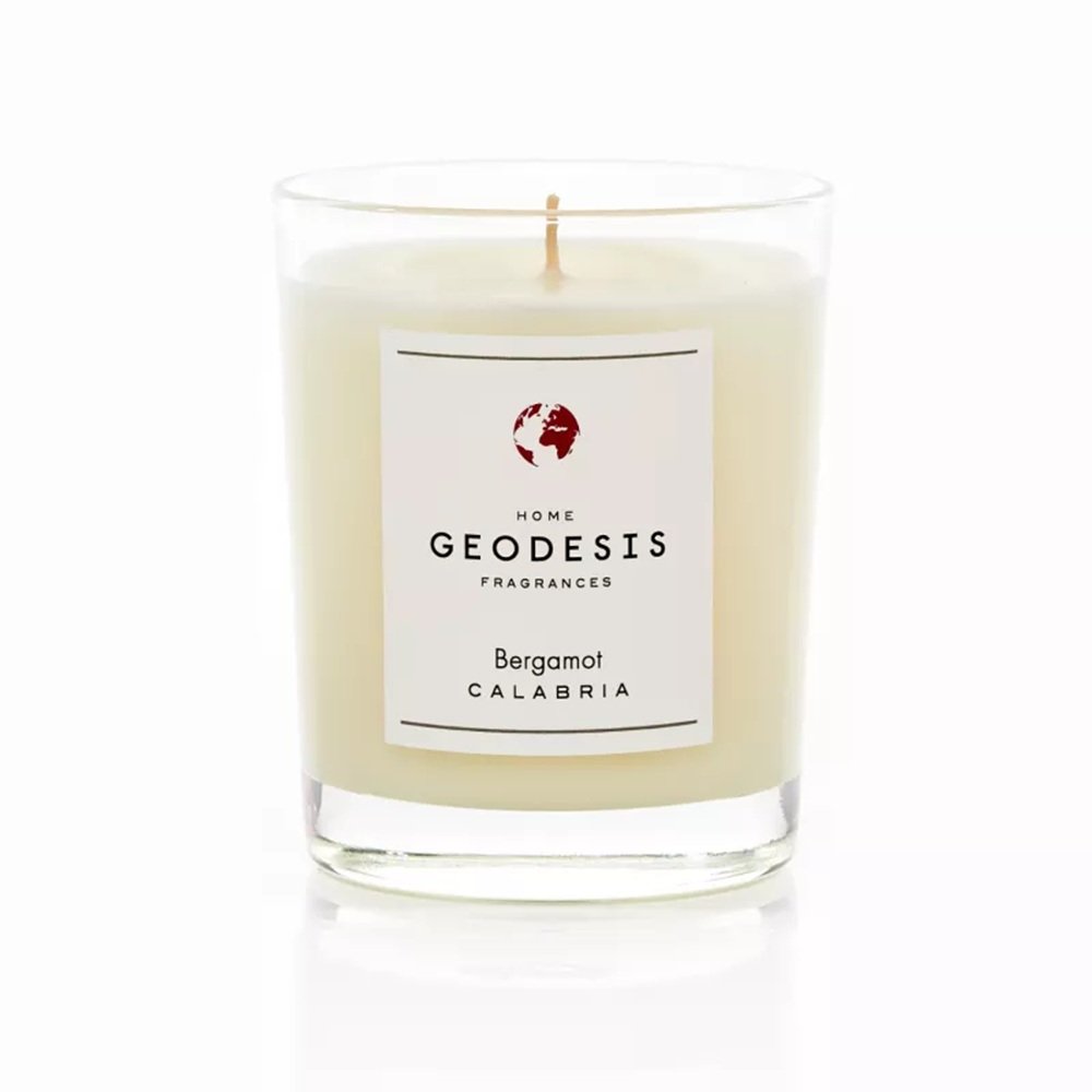 Luxury scented candle by Geodesis – elegant design and long burn time